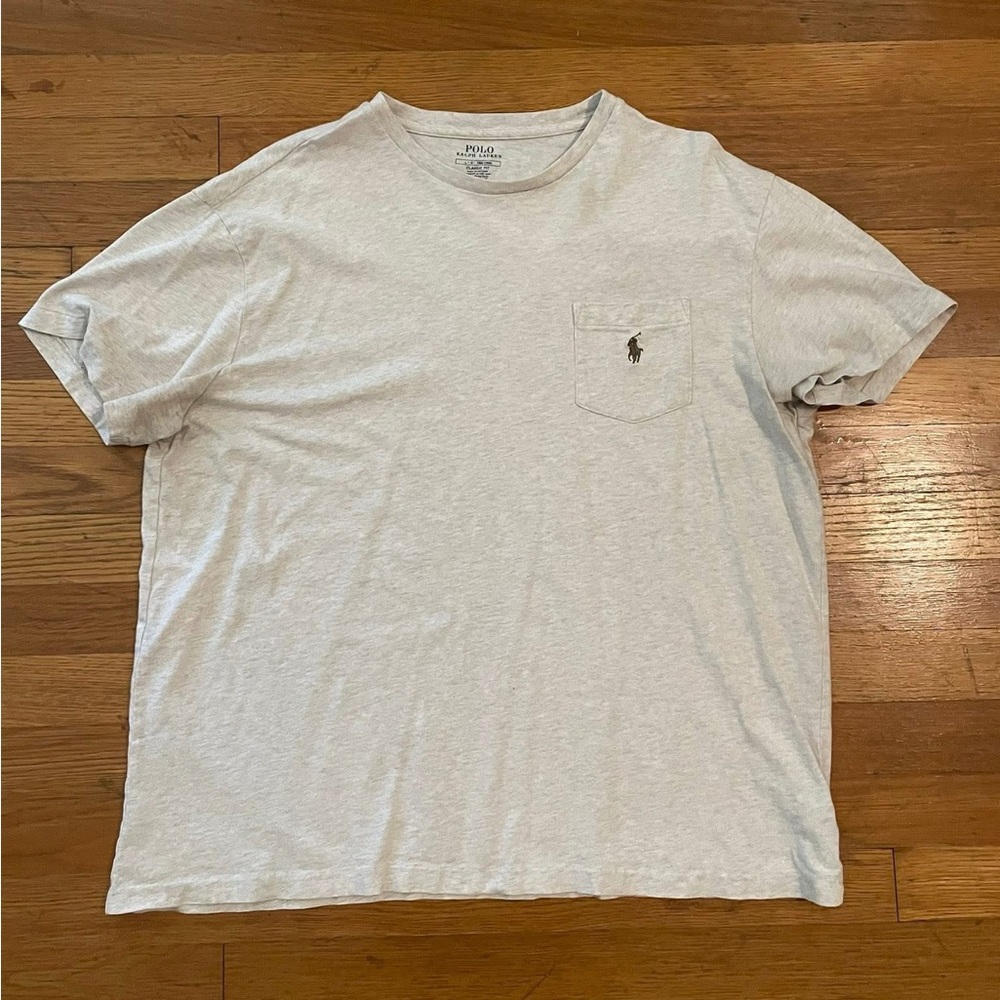 Polo by Ralph Lauren Men's Light Gray Short Sleeve Pocket Tee